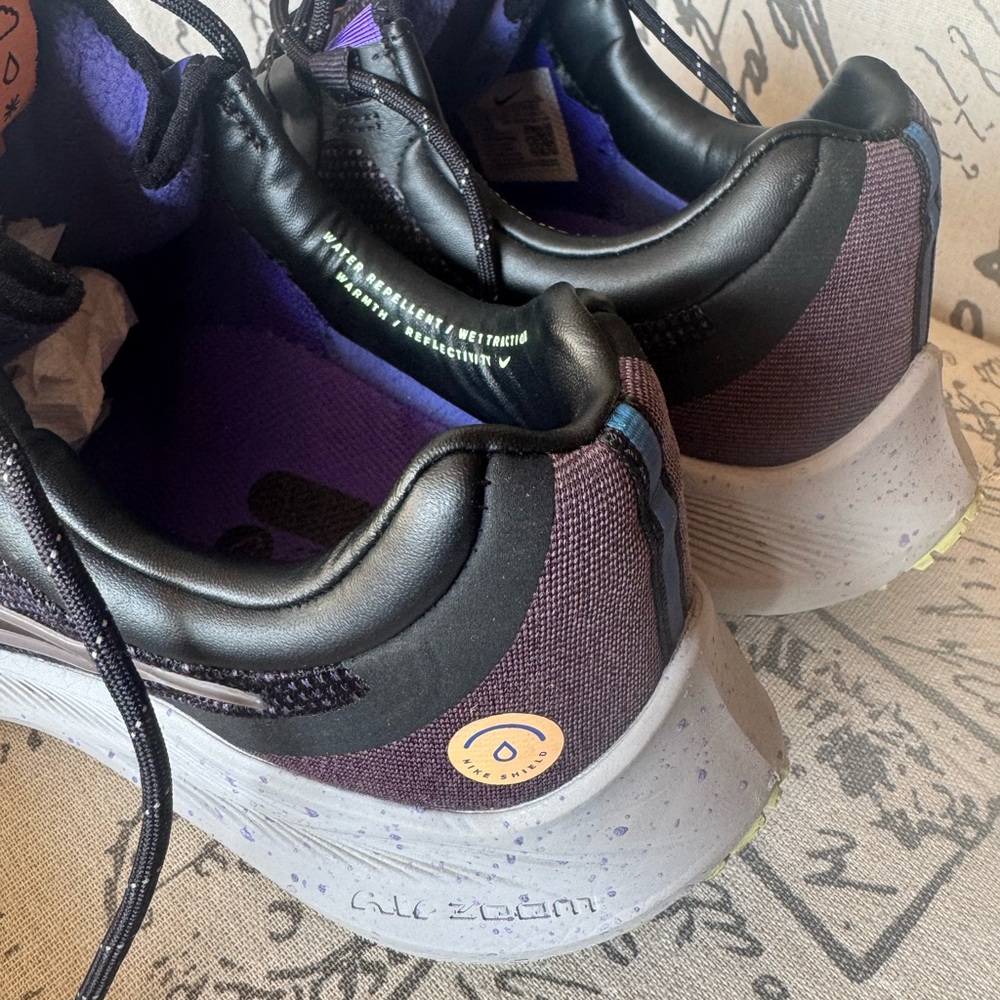 Nike Zoom Sneakers in Purple and Black